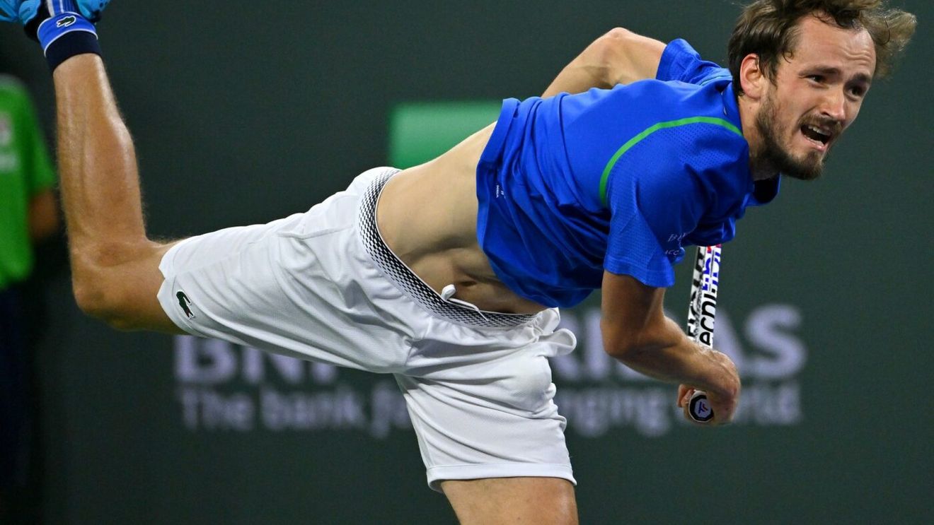 Ce altercație a avut rusul Daniil Medvedev cu arbitrul Mohamed Lahyani! Reacția jucătorului e pe cât se poate de bizară: „O să mă urinez încet, așa cum e acest teren!”