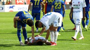 Patronul din Superliga a semnat cu fotbalistul, deși antrenorul l-a anunțat răspicat că nu-l mai vrea: „Are tot dreptul să fie supărat, dar altul mai bun n-am găsit”. EXCLUSIV