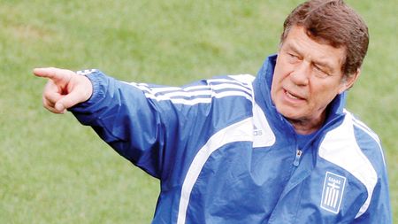 Presa Greacă îl desființează pe Rehhagel