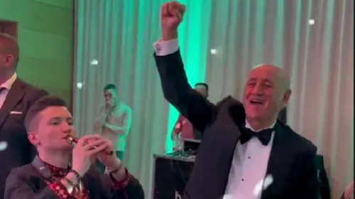 George Copos, fostul patron al Rapidului, în formă de zile mari: cântă și dansează pe muzică românească! Fluierul care l-a făcut pe milionar să vibreze | VIDEO