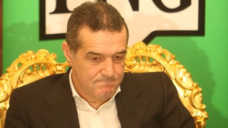 "Becali se gândește să vândă Steaua din cauza suporterilor!"