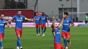 Gigi Becali l-a pus la zid pe Dennis Politic și după ce a dat gol: „Nu-mi place de el! Are frică”