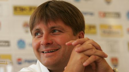 Uhrin: "Nu cred că ne putem bate la titlu!"