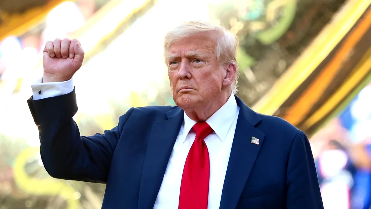 Donald Trump chiar n-a avut nicio limită a bunului simț! Și-a luat singur o medalie de câștigător al Campionatului Mondial al Cluburilor