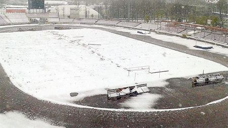 Ice Age, Dinamo! Vor amânarea pe motiv că suprafața de joc de pe stadionul din Ștefan cel Mare nu va fi practicabilă