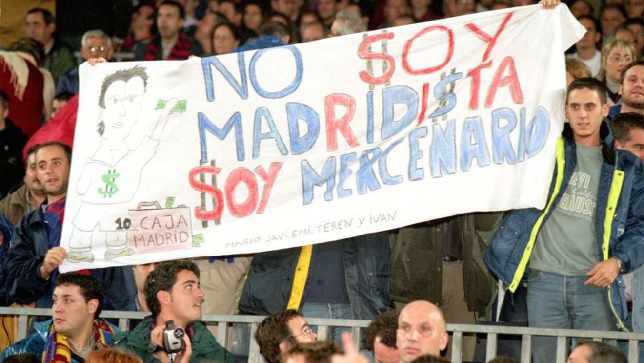 16 ani de la cel mai controversat transfer din istoria fotbalului! Trădarea pe care fanii Barcelonei nu o vor uita