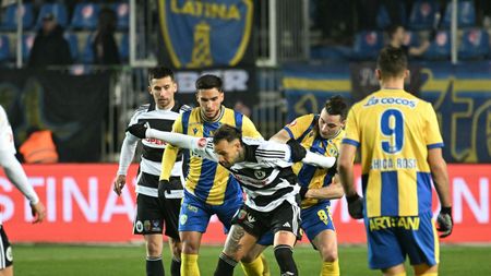 Accidentare horror în Superliga României! Fotbalistul a fost cusut pe viu, la vestiar, după ce a rezistat pe teren cu glezna despicată. EXCLUSIV