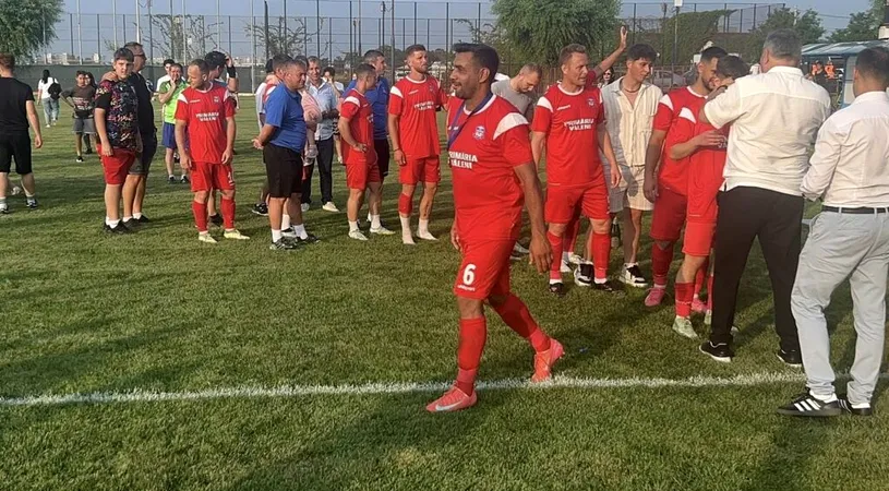 Bănel Nicoliță a promovat în Liga 3 cu CSO Teleajenul Vălenii de Munte. Mijlocașul a împărțit vestiarul cu alți fotbaliști cunoscuți și a îndeplinit obiectivul