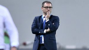 Plângere la poliție împotriva antrenorului Devis Mangia, după acuzațiile de hărțuire sexuală! „Gravitatea acuzațiilor ne determină să cerem îndrumări de la FIFA și UEFA”