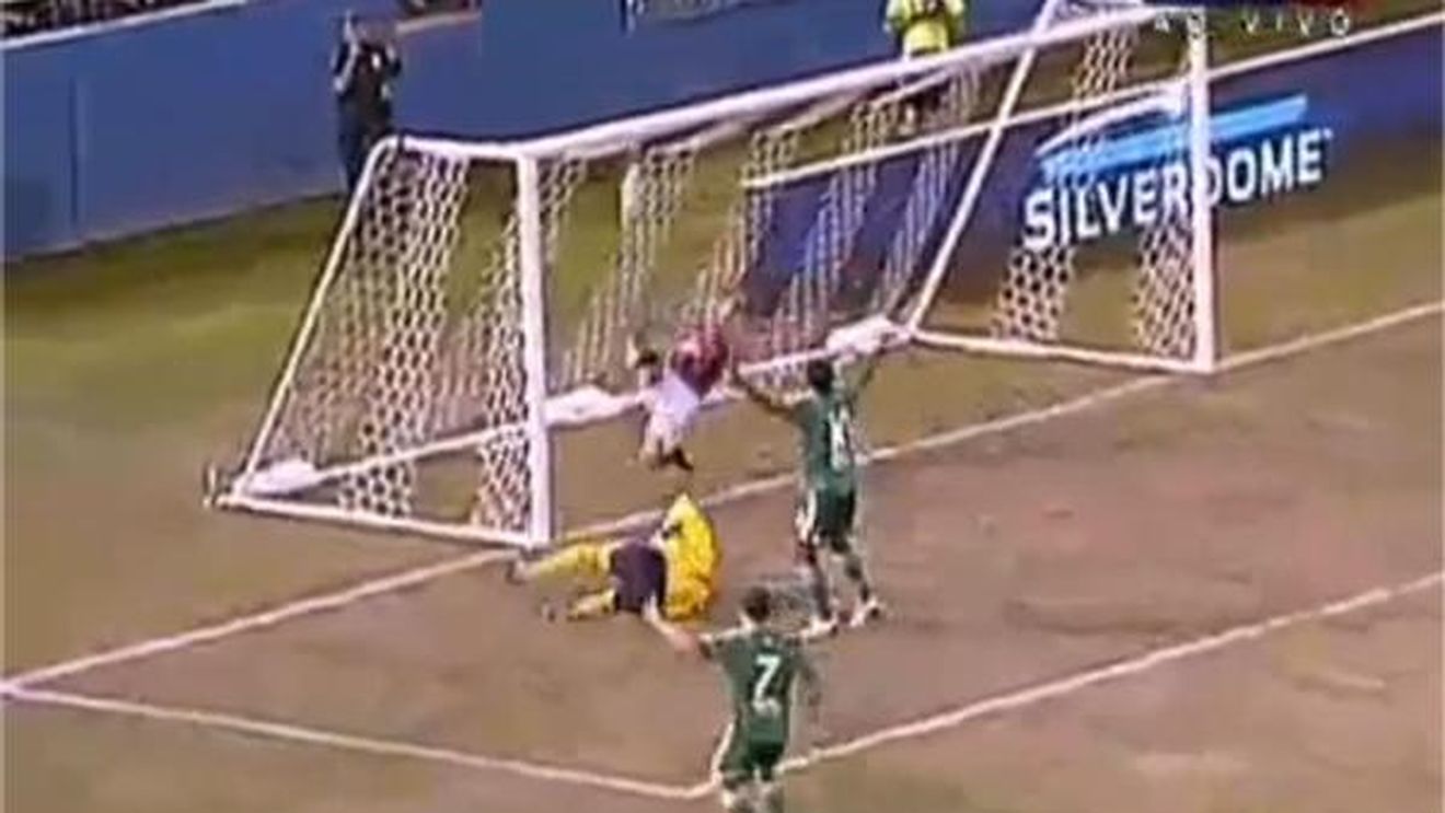 VIDEO Încă un gol "invizibil"! Grecilor de la PAO le-a fost refuzat un gol valabil in amicalul cu AC Milan!