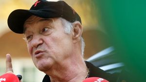 Gigi Becali negociază transferuri de 5.000.000 de euro: e gata să plătească această sumă pentru câțiva fotbaliști de top, cu care să califice FCSB în grupele cupelor europene