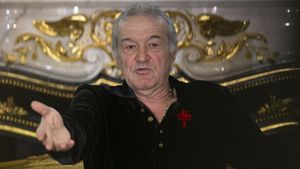 Gigi Becali l-a comparat pe Alibec cu Lamine Yamal după ce atacantul a primit o ofertă din Superliga