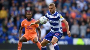 Continuă coșmarul pentru George Pușcaș! Reading a fost depunctată și l-a transferat pe atacantul Andy Caroll
