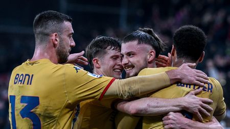 Cum l-a celebrat pe Radu Drăgușin cel mai bun prieten al său din lotul lui Genoa. Talentul ascuns al fundașului român, deconspirat total după golul marcat lui Inter. FOTO