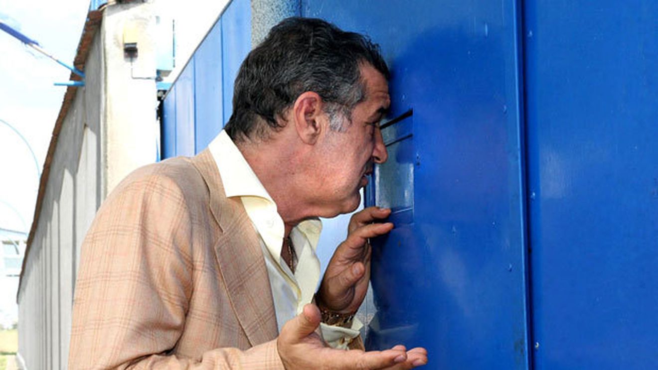 Gigi Becali a băgat echipa în ședință!** Șeful Stelei i-a avertizat pe jucători înaintea jocului cu 'U': "Aveți grijă să nu vă bată refuzații!" Gluma pe care Stan nu o gustă