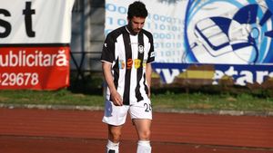 Fază penibilă la UTA - "U" Cluj. Jovanevici a fost schimbat pentru ca i s-a rupt tricoul