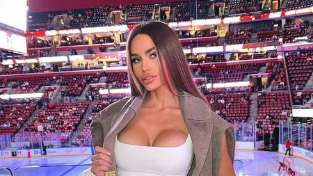 „Cea mai frumoasă femeie de pe pământ!”. Cum arată rusoaica Dasha: a pozat în Playboy Mexic și e căsătorită cu un faimos jucător de hochei! GALERIE FOTO