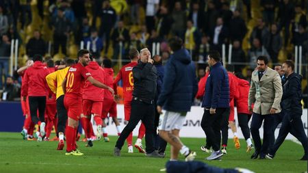 Dezvăluirea făcută de Șumudică: "De acolo am ofertă, îmi oferă un salariu exorbitant pentru mine". Dacă acceptă,l va încasa o sumă cu șase zerouri