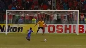 VIDEO | Fază memorabilă în finala mică a AFC Challenge Cup: cel mai amuzant penalty înscris vreodată 