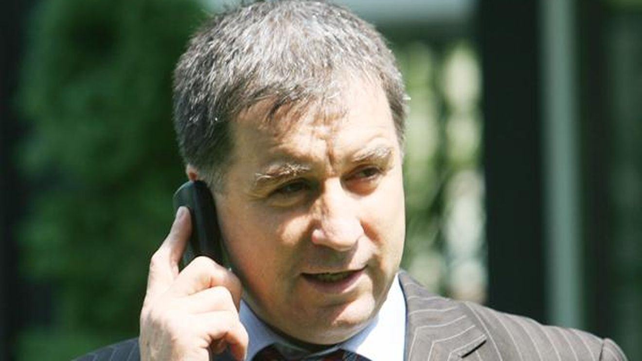 Argaseala: "Muresan se joaca la butoane"