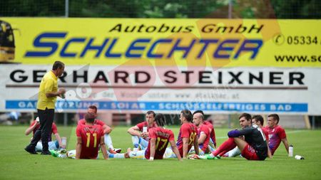 Dan Petrescu are mare încredere în Reghe: "Rămânerea lui va contribui decisiv la calificarea în Champions League!"