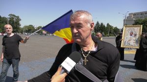 Gigi Becali laudă transferurile rivalei CFR Cluj! Ce l-a impresionat cu Universitatea Craiova: „Sunt buni" | VIDEO