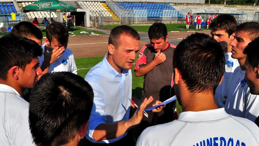 Reconstrucție** la FC Hunedoara