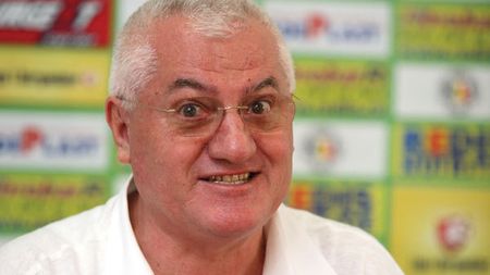Război sau 'fumigene'?** Ce NU spune Dragomir când îl atacă pe Pițurcă. Selecționerul are "girul" actualului inamic