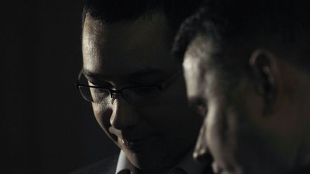 De ce așteaptă Ecclestone alegerile prezidențiale din România:  "Ponta e omul din umbră la Forza Rossa". Monoposturi second hand și angajați concediați. Culisele întunecate ale intrării primei echipe românești în F1