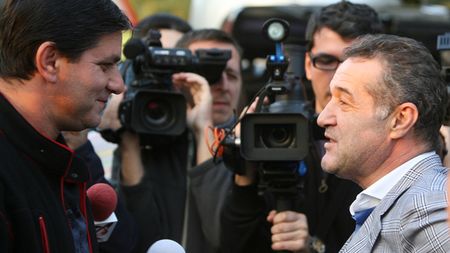 Becali: "Ca să mă împac cu fanii,** sunt dispus să-i fac statuie lui Marius Lăcătuș!"