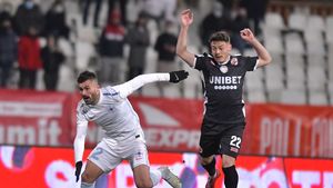 Cornel Dinu îl demolează pe Gabi Torje după derby-ul Dinamo - FCSB 0-3: „Nu am înțeles de ce a fost adus! Un jucător total expirat, care arată, ca alură, mai mult ca un burger”