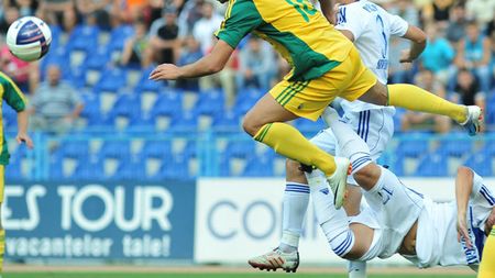 Testosteronul în exces le-a oprit amicalul!** CS Mioveni a ieșit de pe teren după o bătaie cu moldoveni