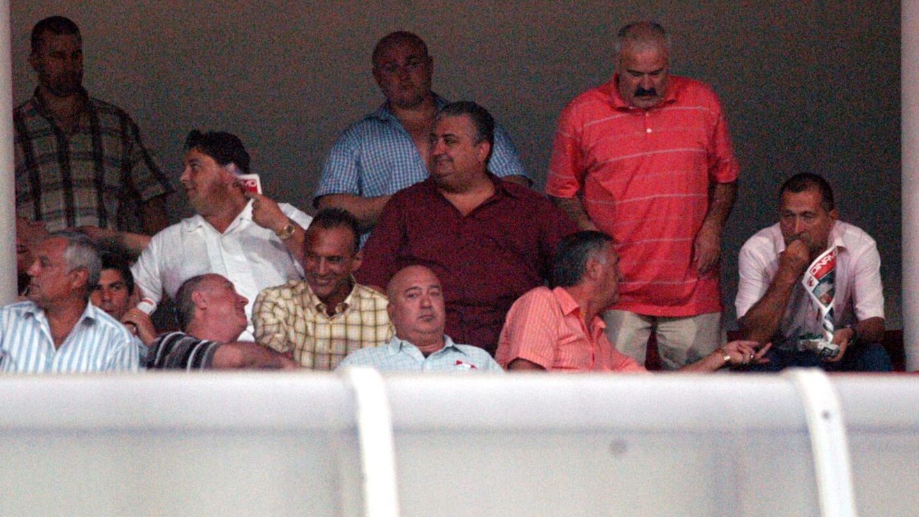 A stat pe o avere de sute de milioane de euro și a fost printre patronii din fotbalul românesc care au băgat sume uriașe în transferuri. Câți bani a pierdut, deși a vândut „de peste 40.000.000 de euro”