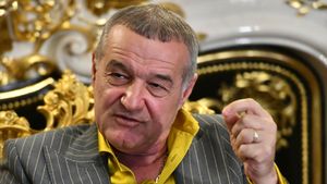 Gigi Becali a anunțat lovitura chiar în direct. Vin banii imediat după FCSB - Manchester United: „Iau 4.500.000 de euro"