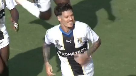 Dennis Man, gol crucial pentru Parma în lupta pentru primul loc în Serie B! Românul a deblocat partida de la Catanzaro cu o execuție superbă! | VIDEO