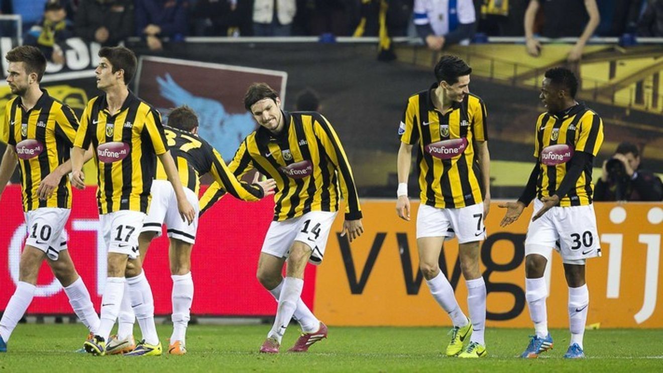 Chelsea, acuzată că face jocurile în Olanda: "Nu ne dau voie să jucăm în Champions League". Dezvăluirile fostului șef al lui Vitesse au declanșat o anchetă a KNVB