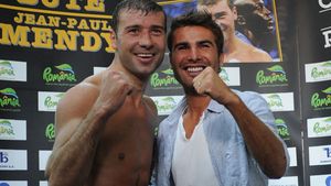 Adrian Mutu a trecut la categoria grea! :) FOTO** Se antreneză cu un rugbist de 99 kg: "Uitați cum s-a terminat confruntarea!"