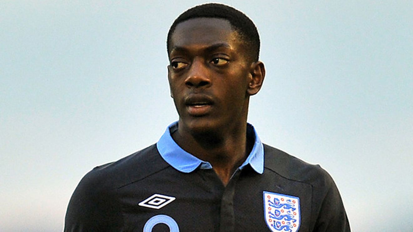 Scandările rasiste de la Serbia - Anglia au fost doar începutul!** FOTO ȘOCANT - Sordell, de la Bolton, a fost 'împușcat' de un psihopat