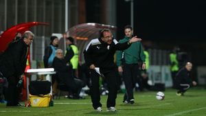 Subtilul Valentin Sinescu revine în forță: "ASA Târgu-Mureș are mulți jucători experimentați. Au un atacant, Vassaras, dacă nu mă înșel"