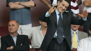 "Când s-a înființat Steaua și când ne-a bătut ultima oară? **Să se uite în DEX să vadă ce e ăla derby!"