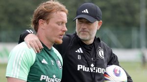 Edi Iordănescu a semnat cu Legia și a identificat deja problema principală: „E cel mai mare dușman al meu!”