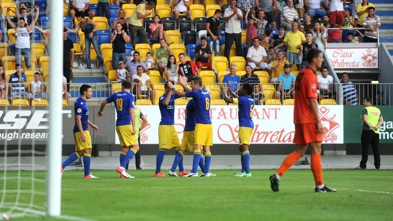 Vor titlul și nu se opresc din transferat!** Încă un jucător sub comanda lui Rednic! Omul cu peste 100 de meciuri în Italia care vine în România