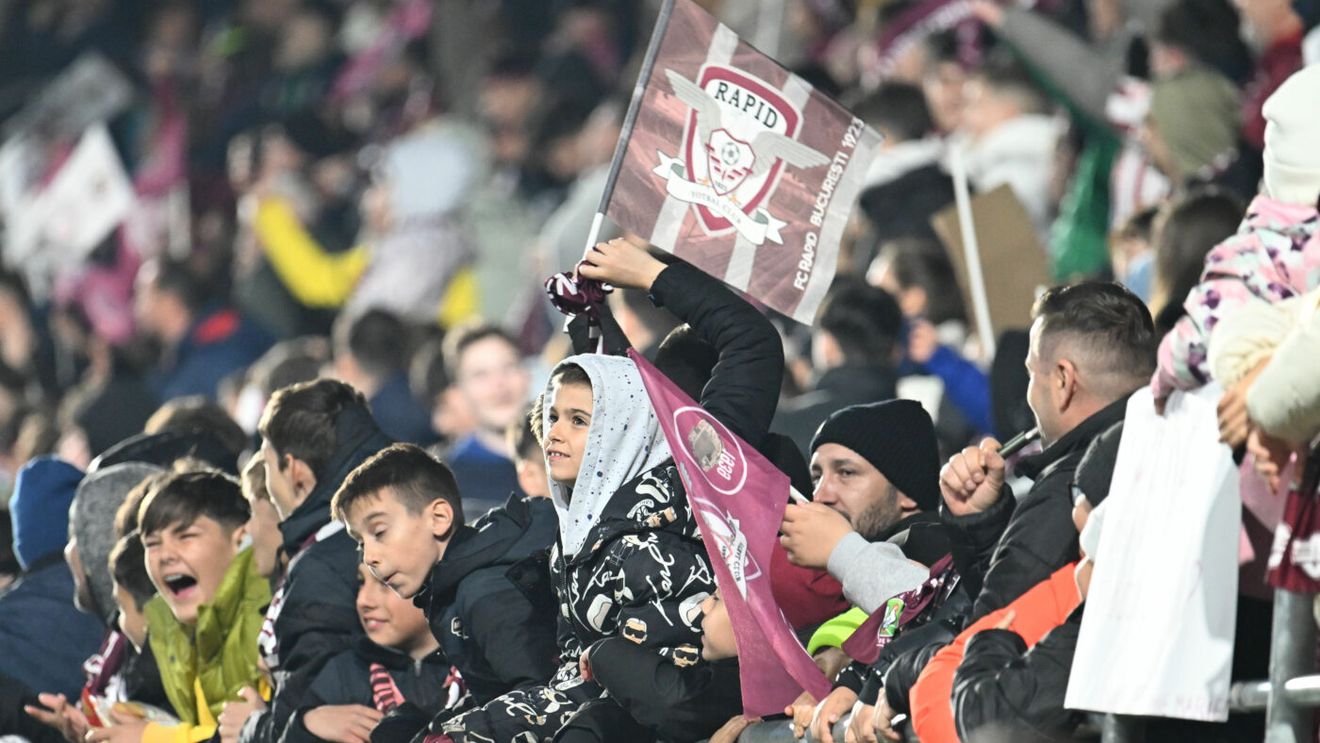 Ce n-ai văzut la TV în Rapid - Universitatea Craiova 1-2. Să fie găăălăăăgieeee! Puștii Giuleștiului și oltenii au făcut spectacol: „Să nu intrați pe teren!”. Ce s-a întâmplat la final. SPECIAL