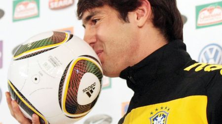 Kaka iubește "jabulani"