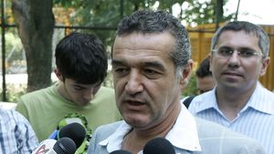 "Dragomir și-ar da ani din viață să îl dea afară pe Sandu"