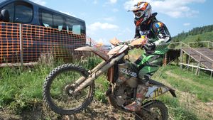 "Tortură medievală"** pentru piloții de enduro în etapa de la Lăzarea