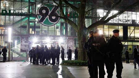 Teroarea din Germania, descrisă de un român campion în Bundesliga: "Prietena mea însărcinată m-a rugat să nu merg la Mondiale. Își face griji". Atentatele din capitala Franței, trăite într-un microbuz aflat în drum spre Paris