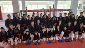 Ce poveste! Face naveta trei ore pe zi ca să se antreneze la kempo