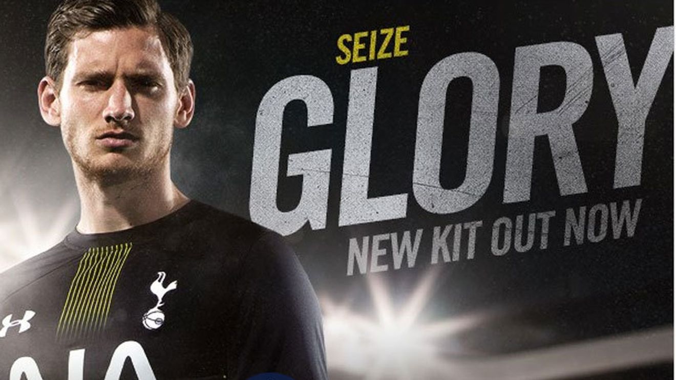 FOTO | Echipamentul lui Tottenham din sezonul 2014-2015, un omagiu adus lui Bill Nicholson