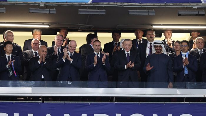I se vedeau doar ochii! Imaginea serii de la finala Ligii Campionilor dintre Manchester City și Inter Milano îl are protagonist pe Răzvan Burleanu: s-a „pitit” la câțiva metri de Erdogan!